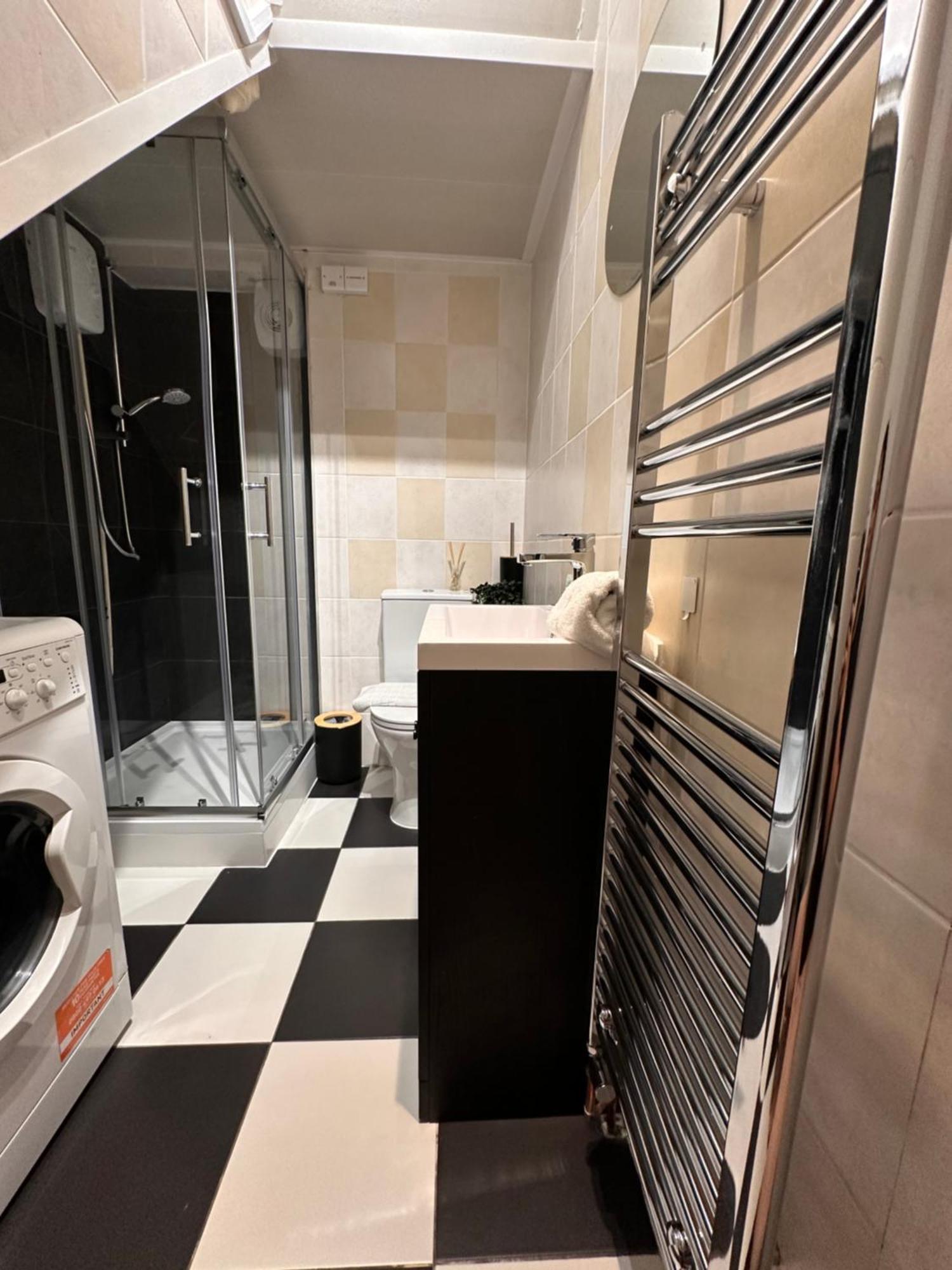 R2 - Elegant Private Room Opposite Queen Elizabeth Hospital - Harborne Бирмингам Екстериор снимка