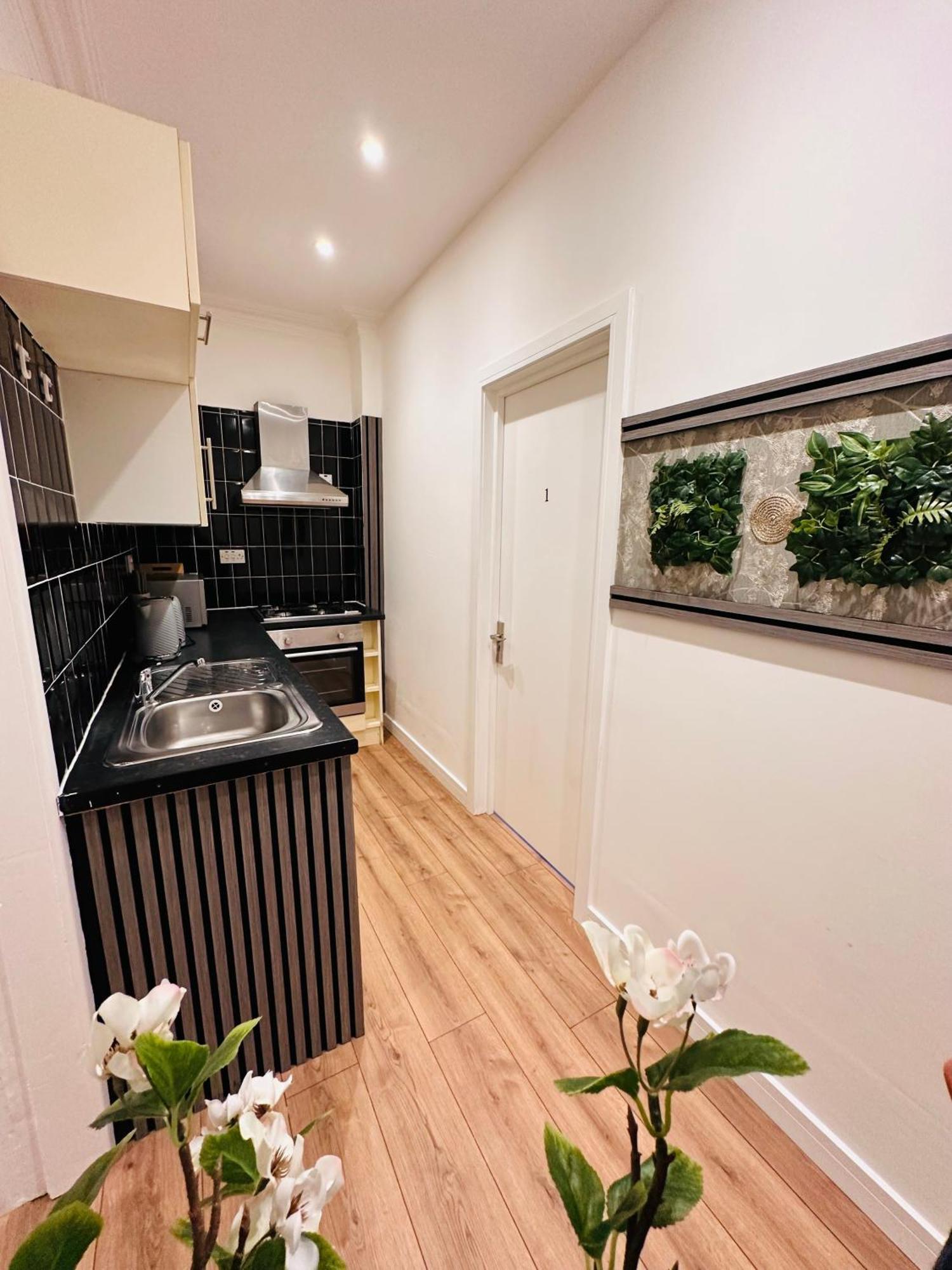 R2 - Elegant Private Room Opposite Queen Elizabeth Hospital - Harborne Бирмингам Екстериор снимка